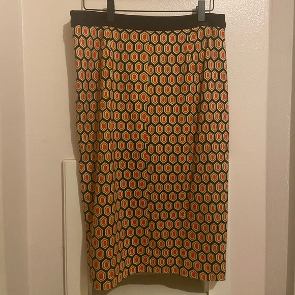 Trina Turk stretch pencil skirt - Picture 2 of 2